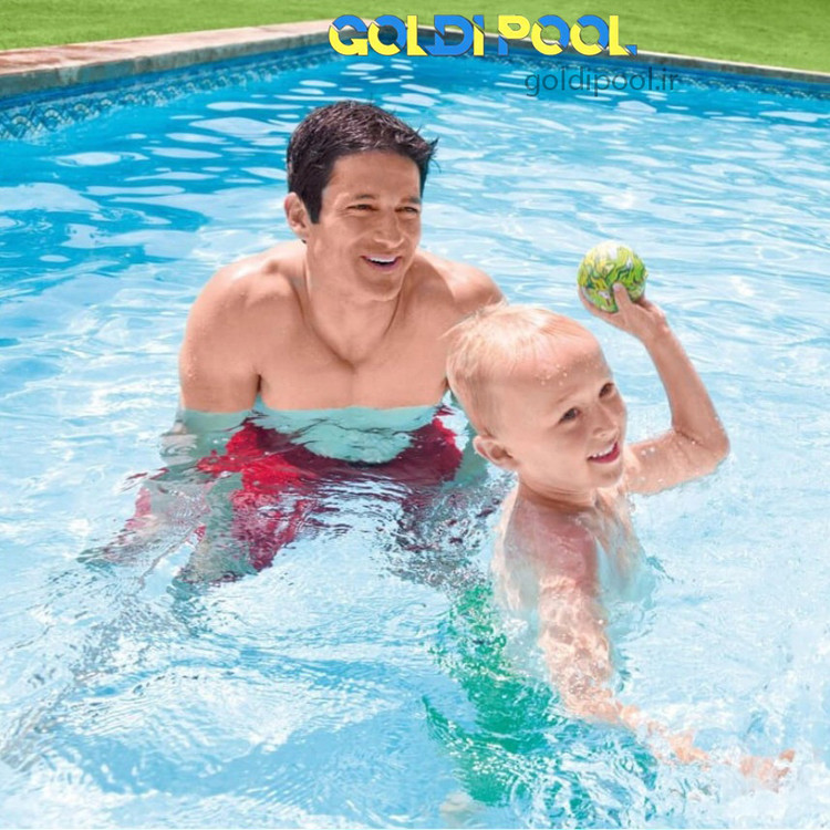 بازی در استخر